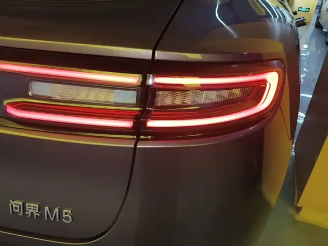 Aito M5 — Фото автомобиля 7
