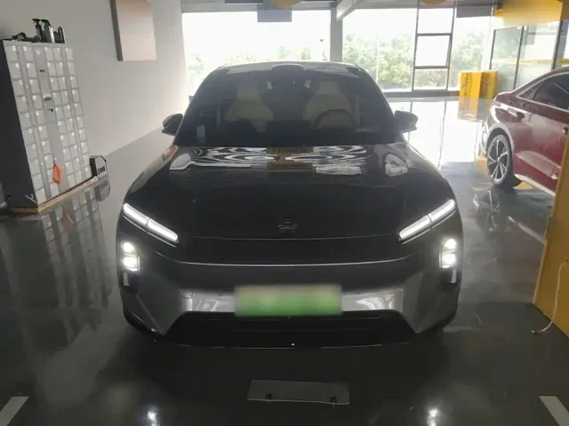 Nio ET5 Touring — Фото автомобиля 2