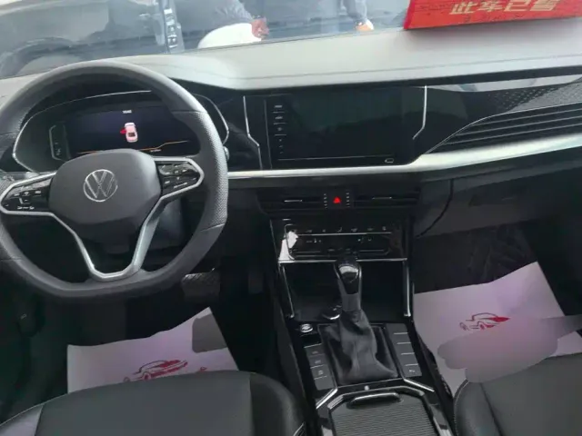 Volkswagen Passat — Фото автомобиля 12