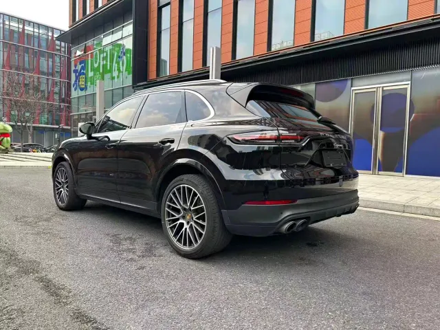 Porsche Cayenne — Фото автомобиля 14