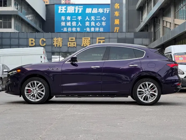 Maserati Levante — Фото автомобиля 4