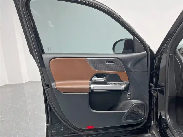 Mercedes-Benz GLB-Class — Фото автомобиля 13