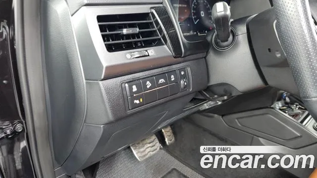 KG_Mobility_Ssangyong Rexton Новый Rexton Sport Khan Дизель 2.2 4WD — Фото автомобиля 19