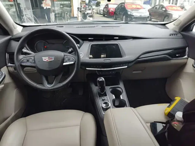 Cadillac XT4 — Фото автомобиля 9