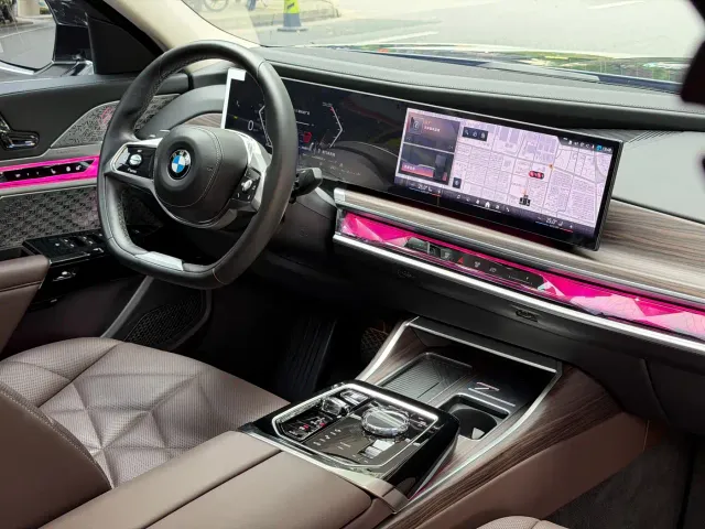 BMW 7 Series — Фото автомобиля 18