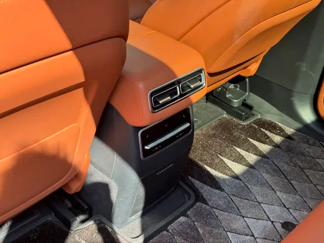 Li Auto L7 — Фото автомобиля 16