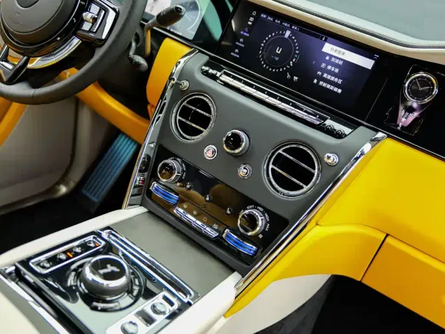 Rolls-Royce Cullinan — Фото автомобиля 23