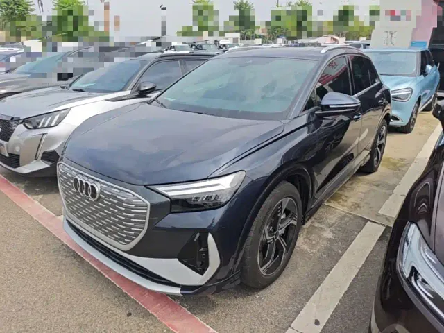 Фотография автомобиля — Audi Q4 e-tron