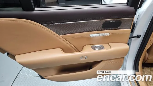 Genesis G90 Бензин 3.5 турбо AWD — Фото автомобиля 20