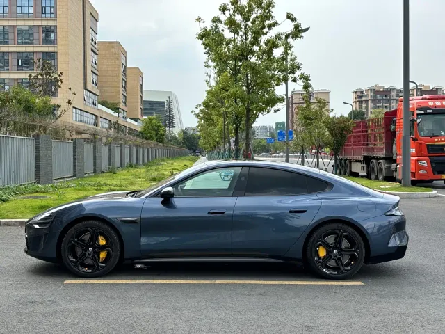 Xiaomi SU7 — Фото автомобиля 13