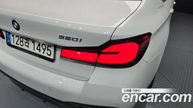 BMW 5-Series — Фото автомобиля 21