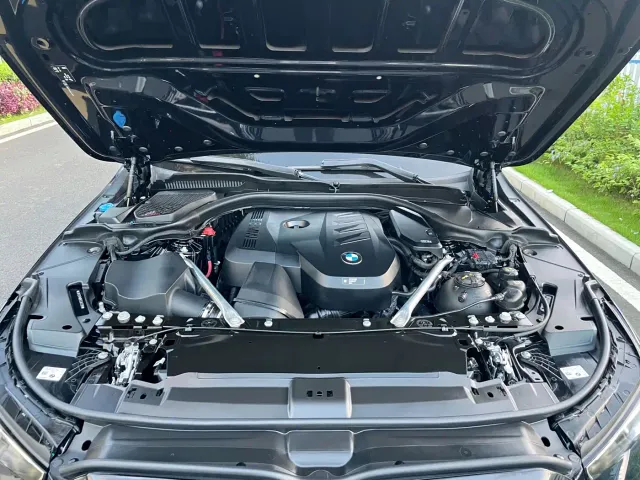BMW 5 Series — Фото автомобиля 15