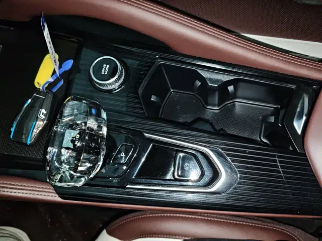 Geely Xingyue L — Фото автомобиля 9