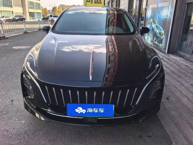 Hongqi E-QM5 — Фото автомобиля 2