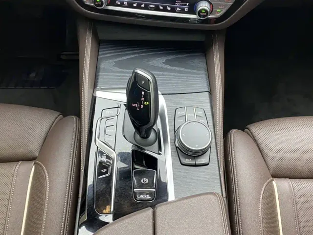 BMW 5 Series — Фото автомобиля 20