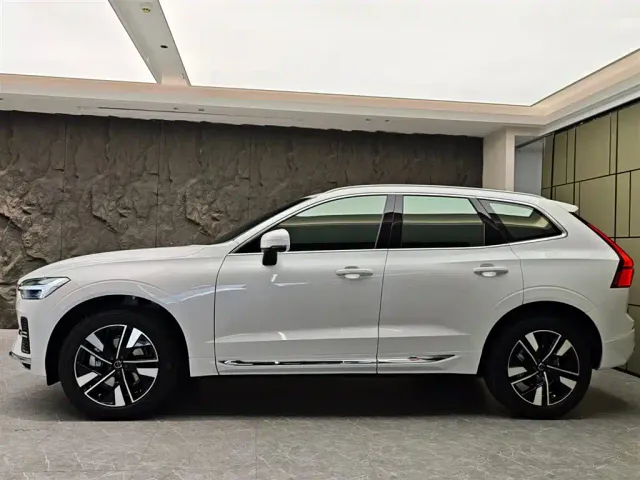 Volvo XC60 — Фото автомобиля 3