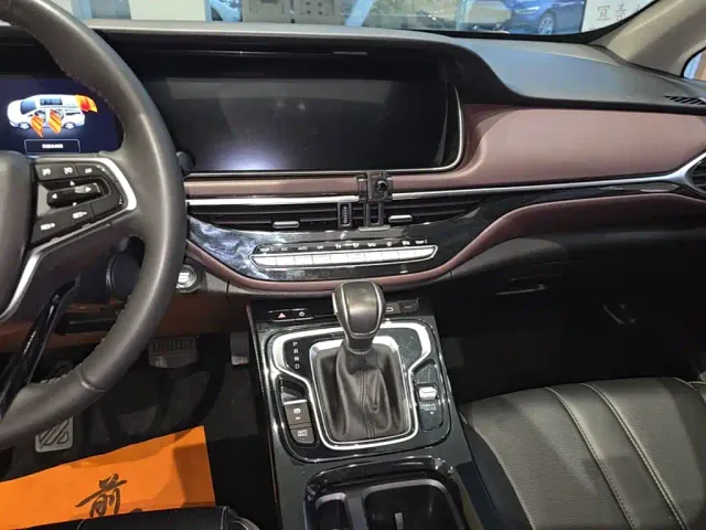 GAC Trumpchi M6 — Фото автомобиля 12