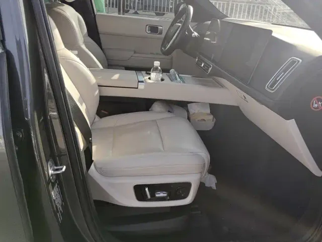 Li Auto L9 — Фото автомобиля 8