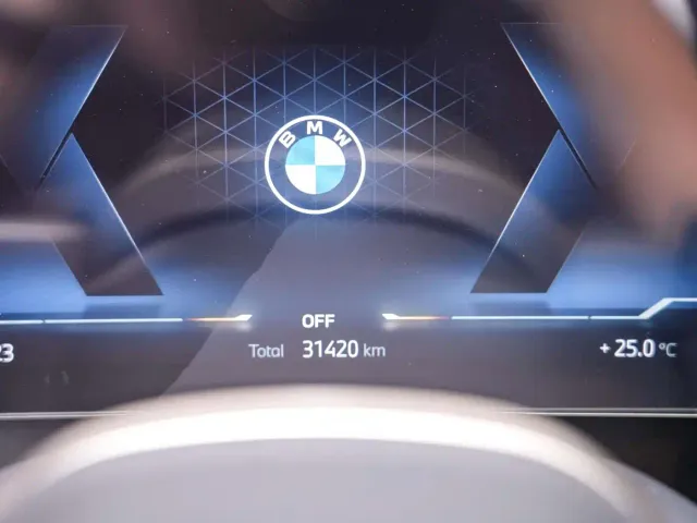 BMW 5 Series — Фото автомобиля 11