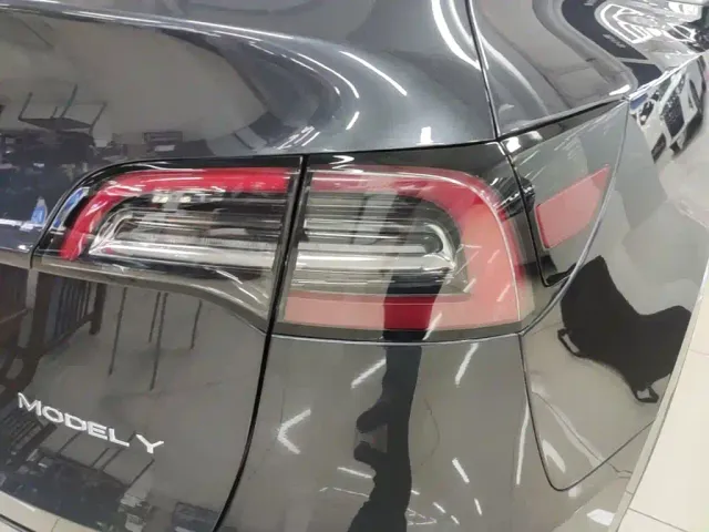 Tesla Model Y — Фото автомобиля 7