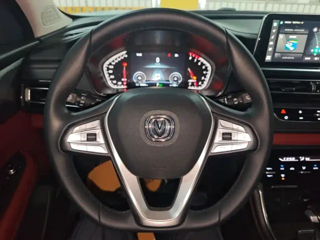Changan CS75 — Фото автомобиля 10