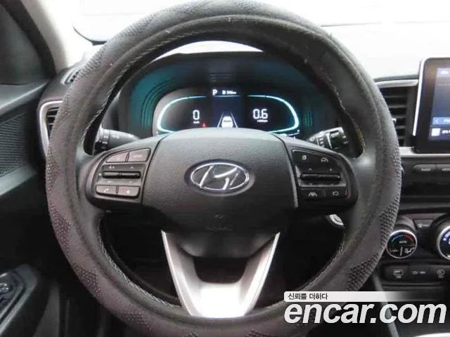 Hyundai Venue — Фото автомобиля 20