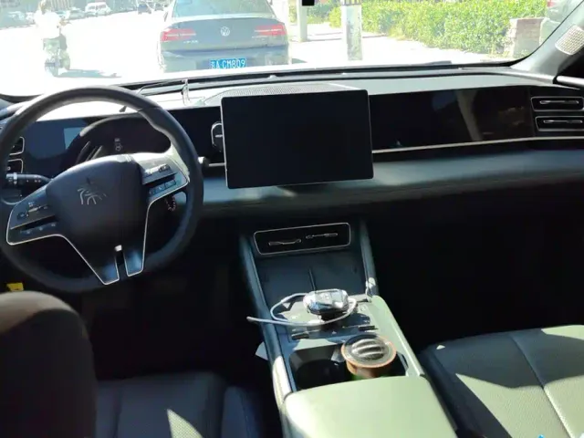 BYD Qin L — Фото автомобиля 12