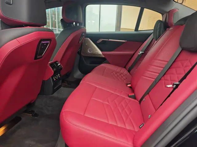 BMW 5 Series — Фото автомобиля 12