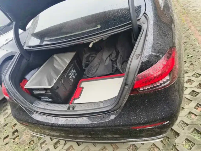 Mercedes-Benz E-Class — Фото автомобиля 5