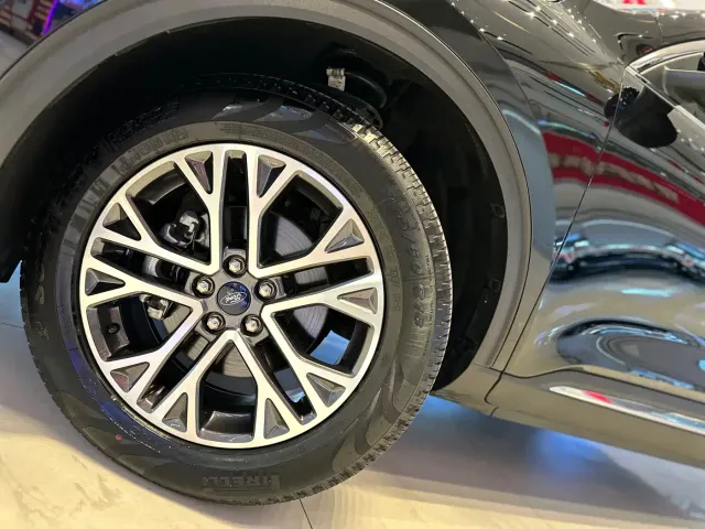 Ford Escape — Фото автомобиля 4
