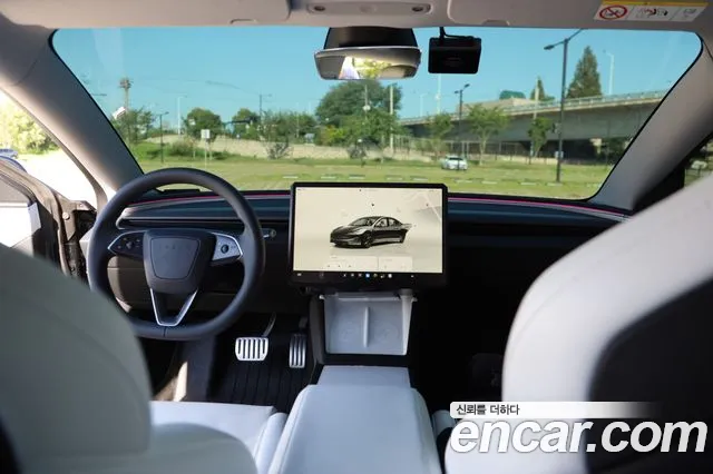 Tesla Model 3 — Фото автомобиля 20