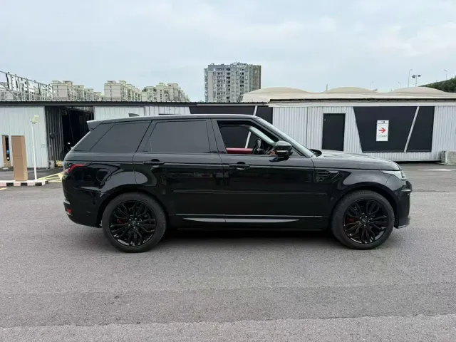 Land Rover Range Rover Sport 2022 3.0 L6 Gloss Black Edition — Фото автомобиля 8