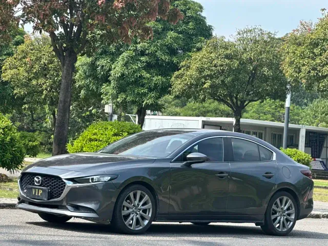 Фотография автомобиля — Mazda Axela