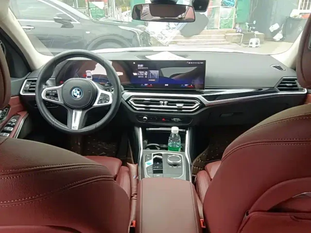 BMW i3 — Фото автомобиля 9