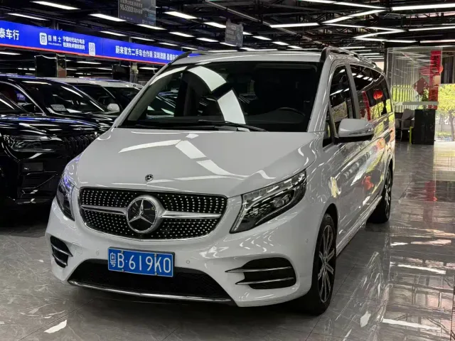 Фотография автомобиля — Mercedes-Benz V-Class