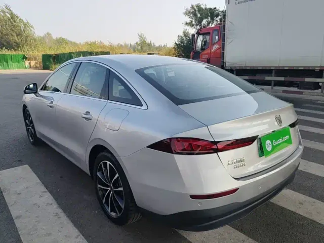 Roewe D7 — Фото автомобиля 4