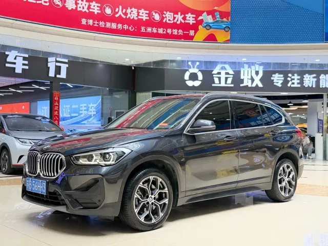 Фотография автомобиля — BMW X1