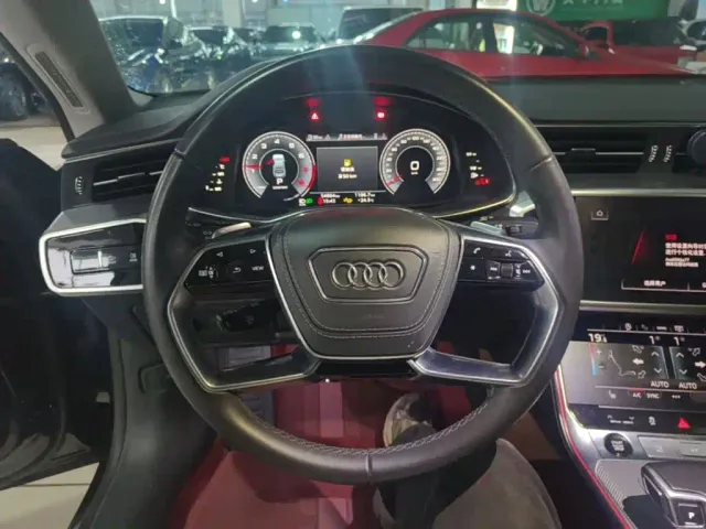 Audi A7L — Фото автомобиля 10