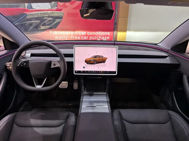 Tesla Model 3 — Фото автомобиля 7