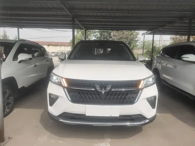 Wuling Asta — Фото автомобиля 2