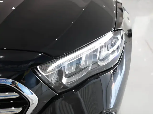 Mercedes-Benz E-Class — Фото автомобиля 26