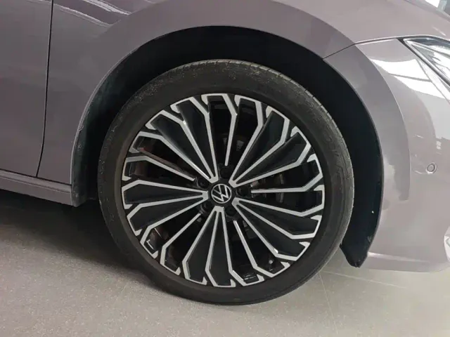 Volkswagen Passat — Фото автомобиля 11