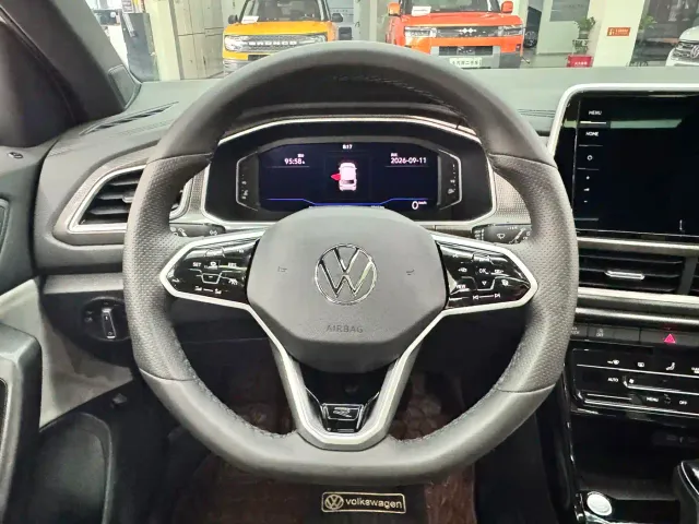 Volkswagen T-Roc — Фото автомобиля 11
