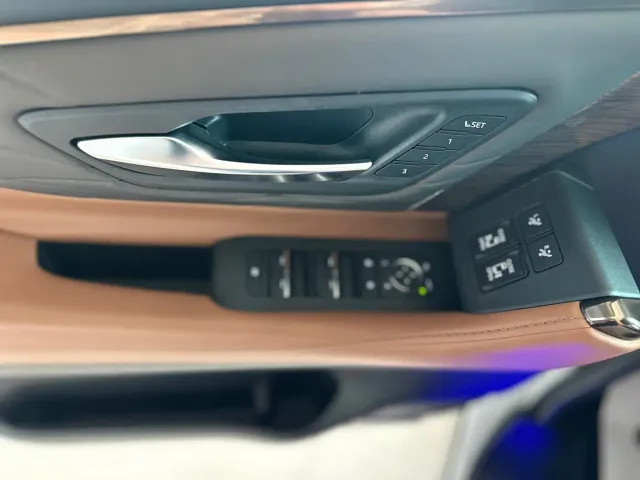Toyota Alphard — Фото автомобиля 12