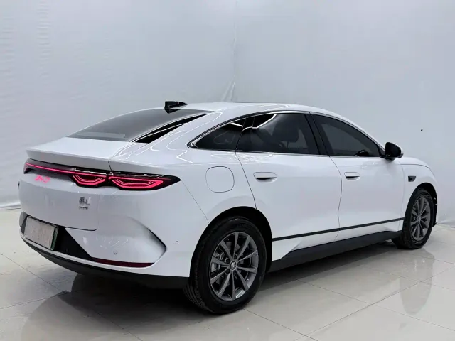 BYD Qin L — Фото автомобиля 12