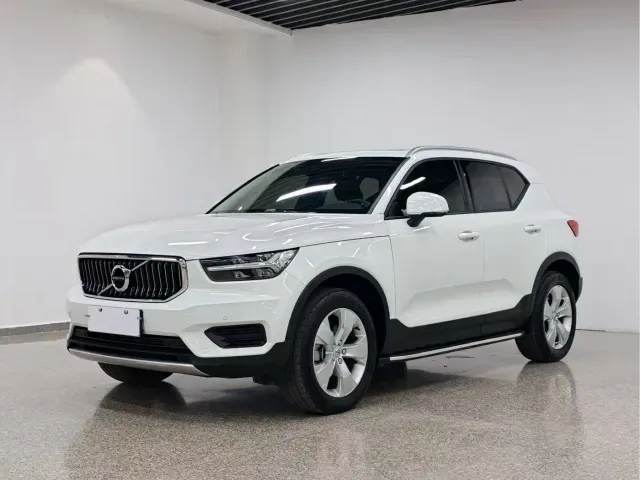 Фотография автомобиля — Volvo XC40