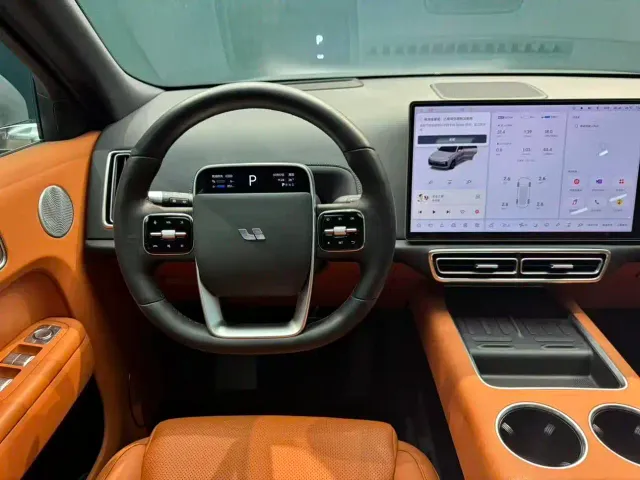 Li Auto Li L8 2023 Max — Фото автомобиля 9