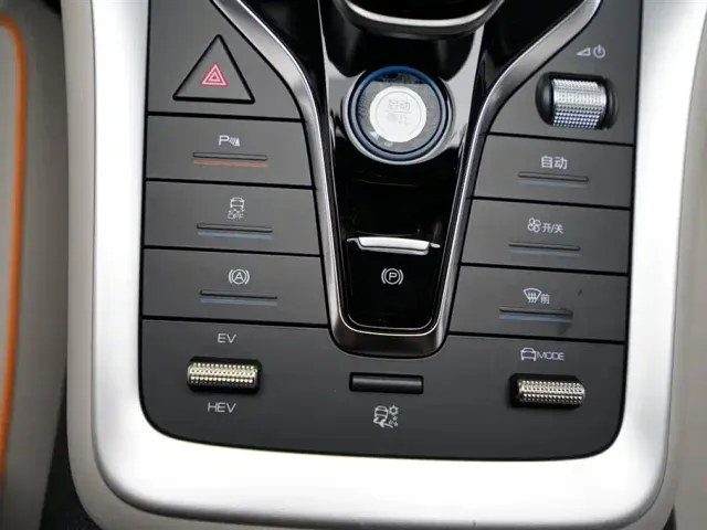 BYD Song Pro — Фото автомобиля 10