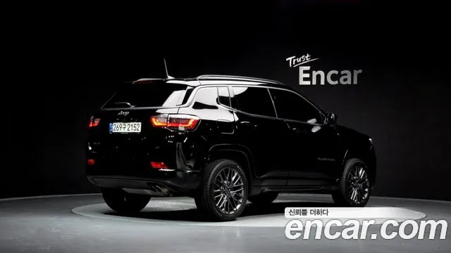 Фотография автомобиля — Jeep Compass
