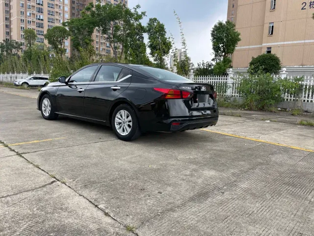 Nissan Teana — Фото автомобиля 5